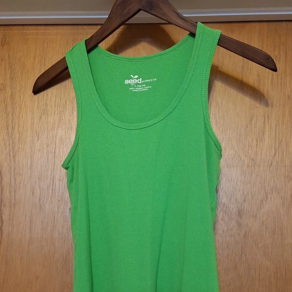 🥳 GIFTED! Vibrant Green Tank Top - Picture 2 of 3
